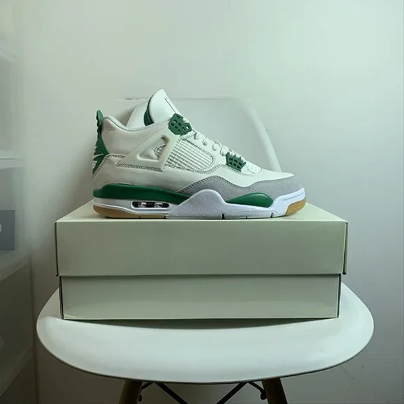 Air Jordan 4 Retro Mid Pine Green - Picture 7 of 7